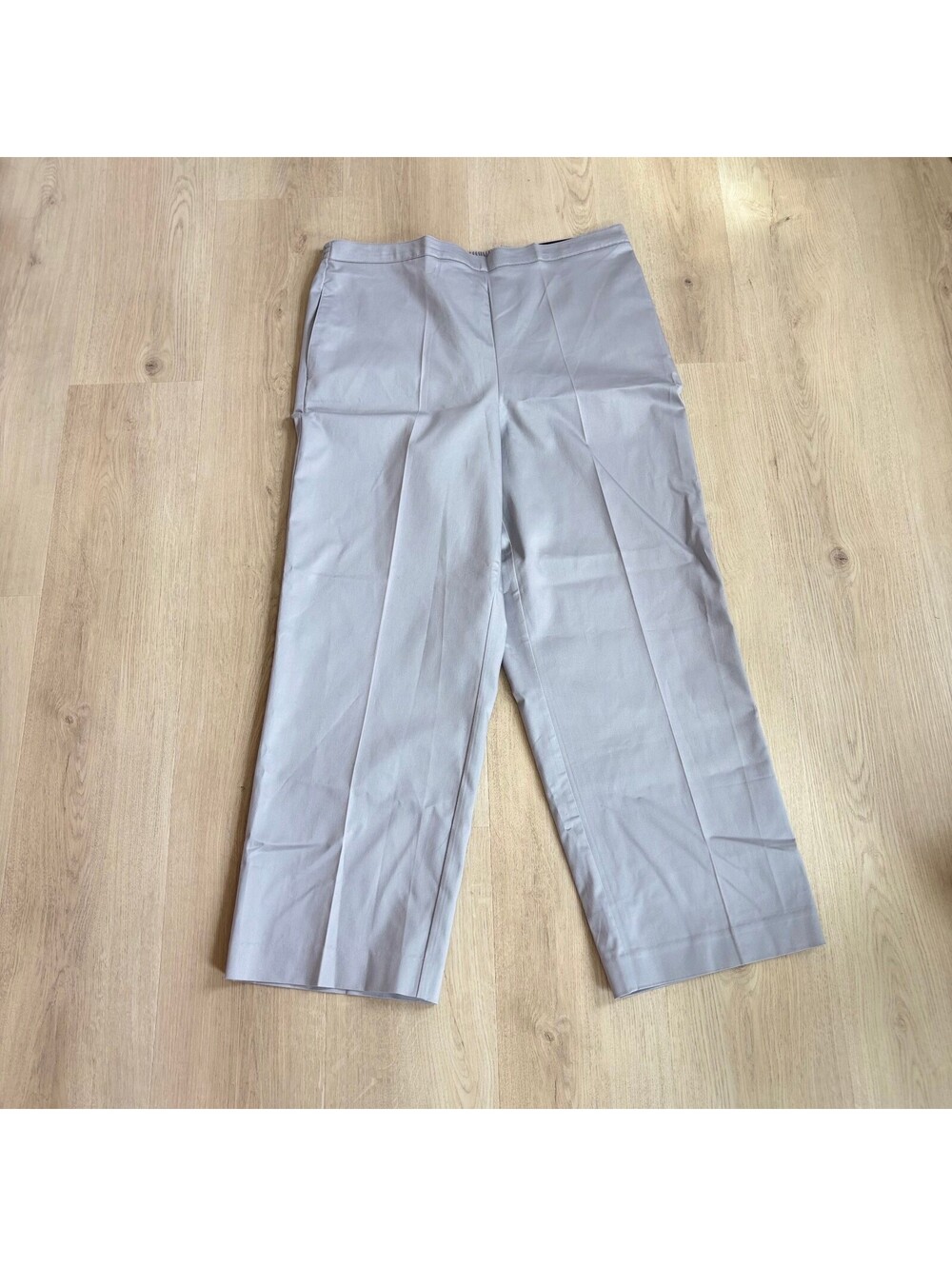 Alfred Dunner NWT Women's Grey Classic Fit Pant Pull On Proportioned Short 16